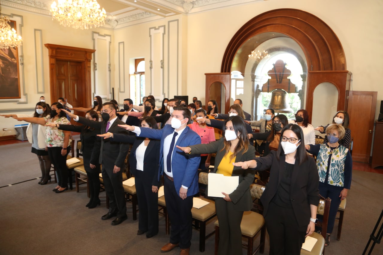 Eduardo Rivera toma protesta al Comité de Igualdad Laboral y no Discriminación