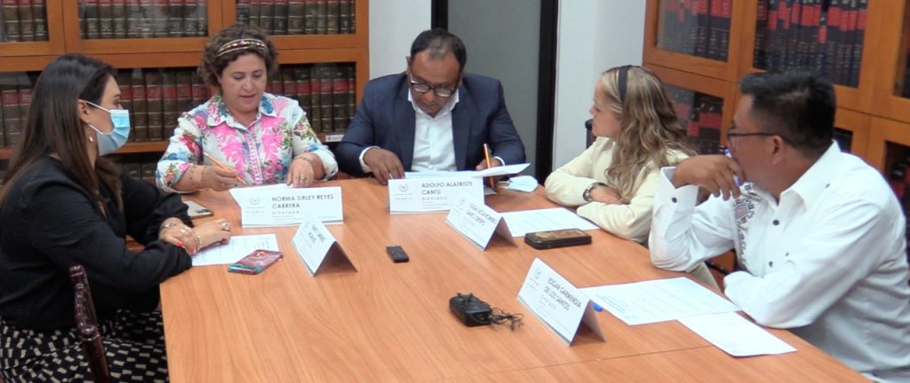 Comisión del Congreso reitera compromiso para legislar a favor del uso de las lenguas indígenas  