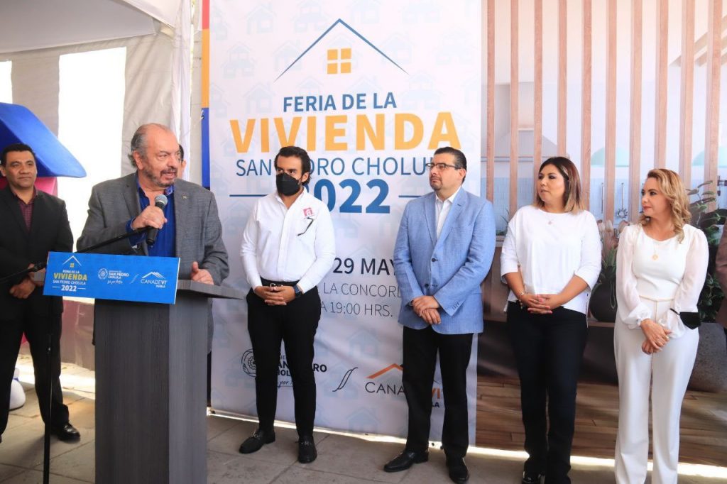 Paola Angon da inicio a la Feria Vivienda San Pedro Cholula 2022