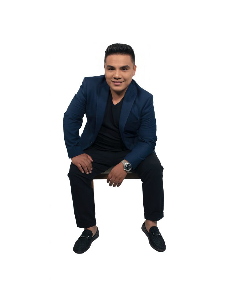 Ismael Rodríguez platica sobre “Amada mía”, su nuevo sencillo como solista