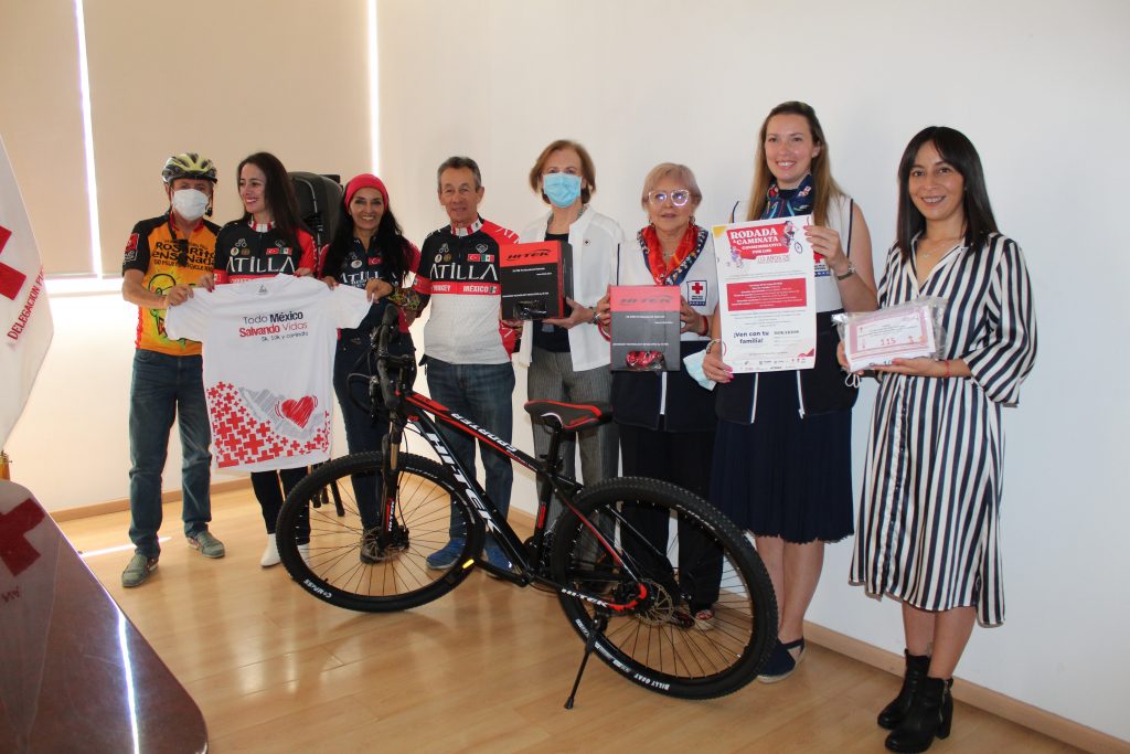 Rodada y caminata conmemorativa en la ciudad de Puebla por los 112 años de Cruz Roja Mexicana