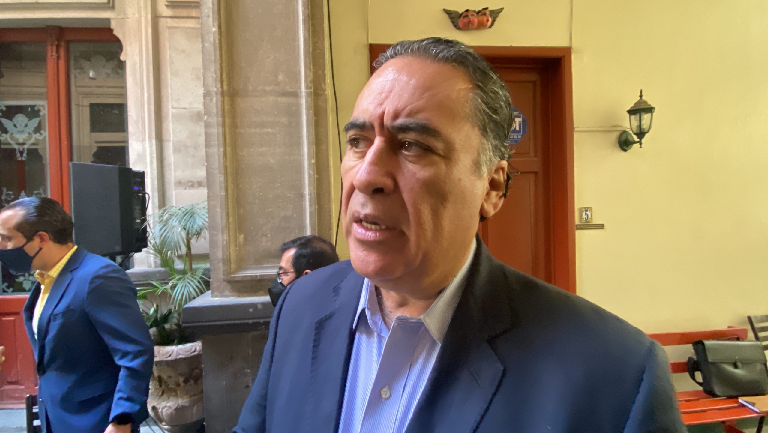 Pide Humberto Aguilar a Néstor Camarillo no adelantar candidaturas de cara al 2024