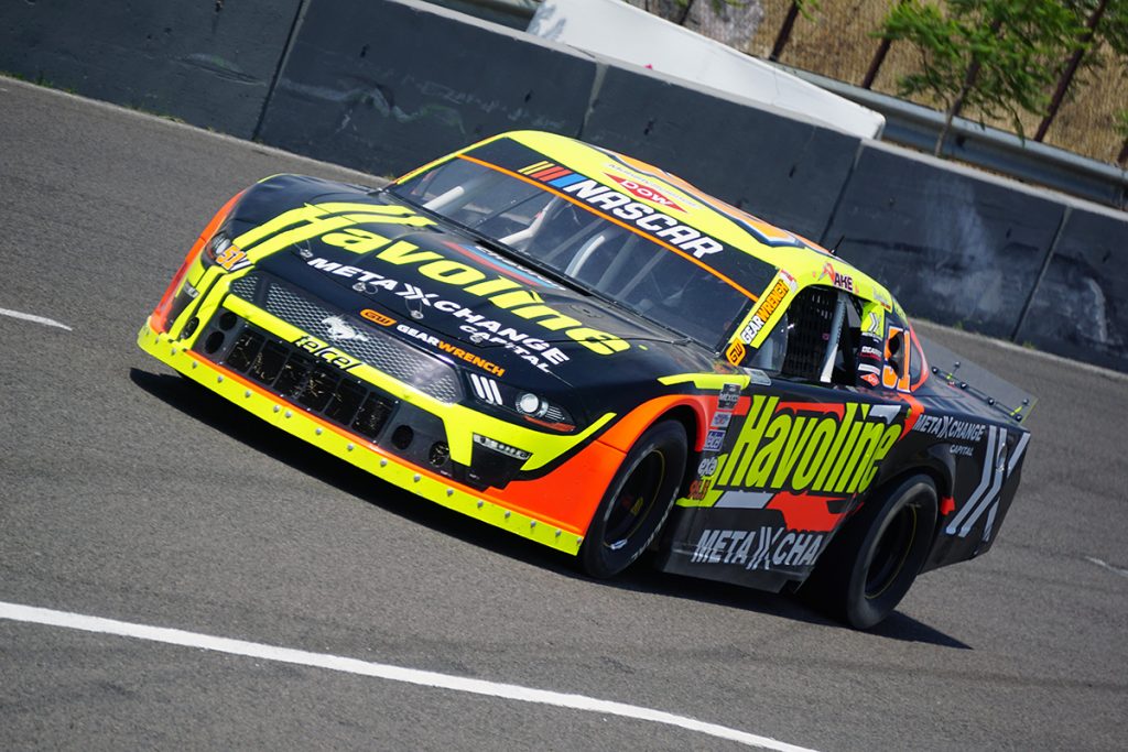 Car Motion pasa ríspida carrera en segunda fecha de NASCAR México