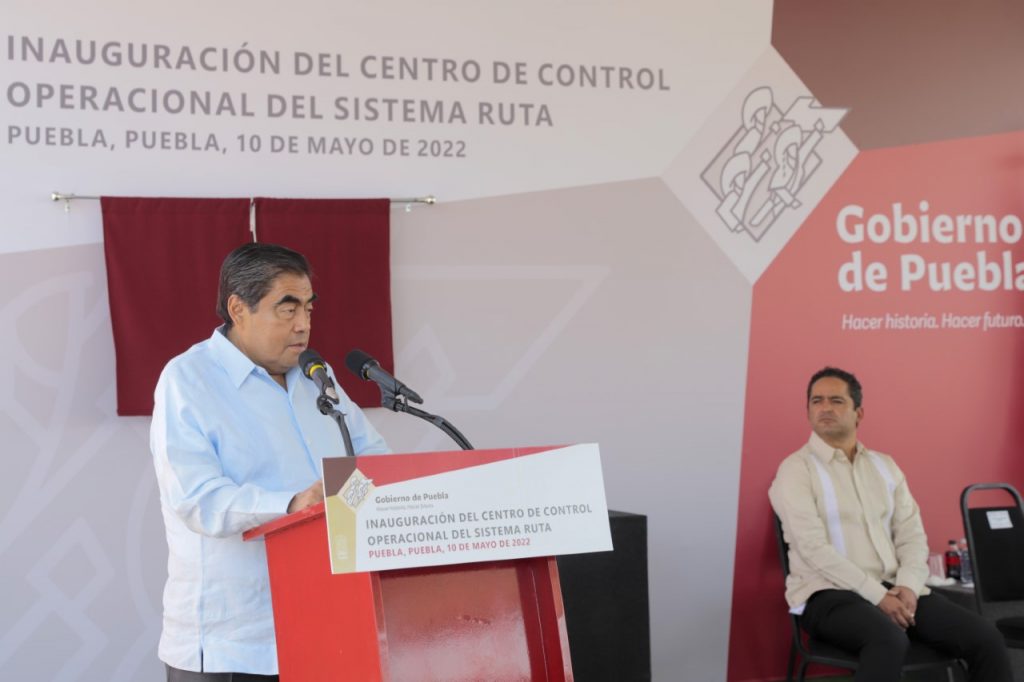 Gobiernos pasados beneficiaban a los privados, no a la gente,  reiteró Miguel Barbosa