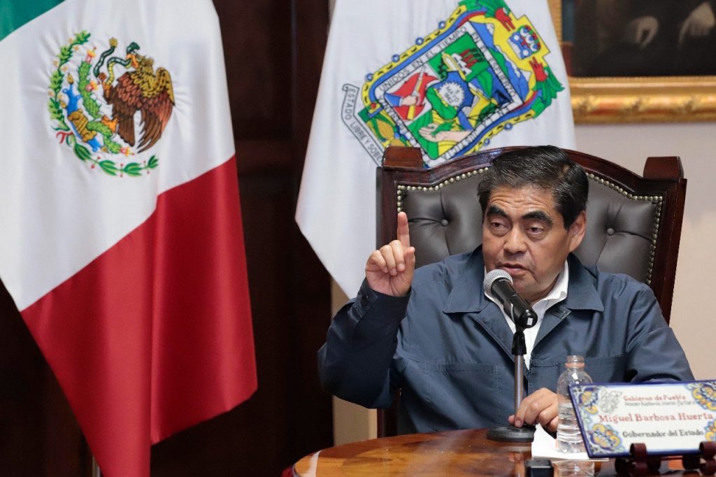 Pide gobernador Barbosa denunciar abusos de escuelas privadas