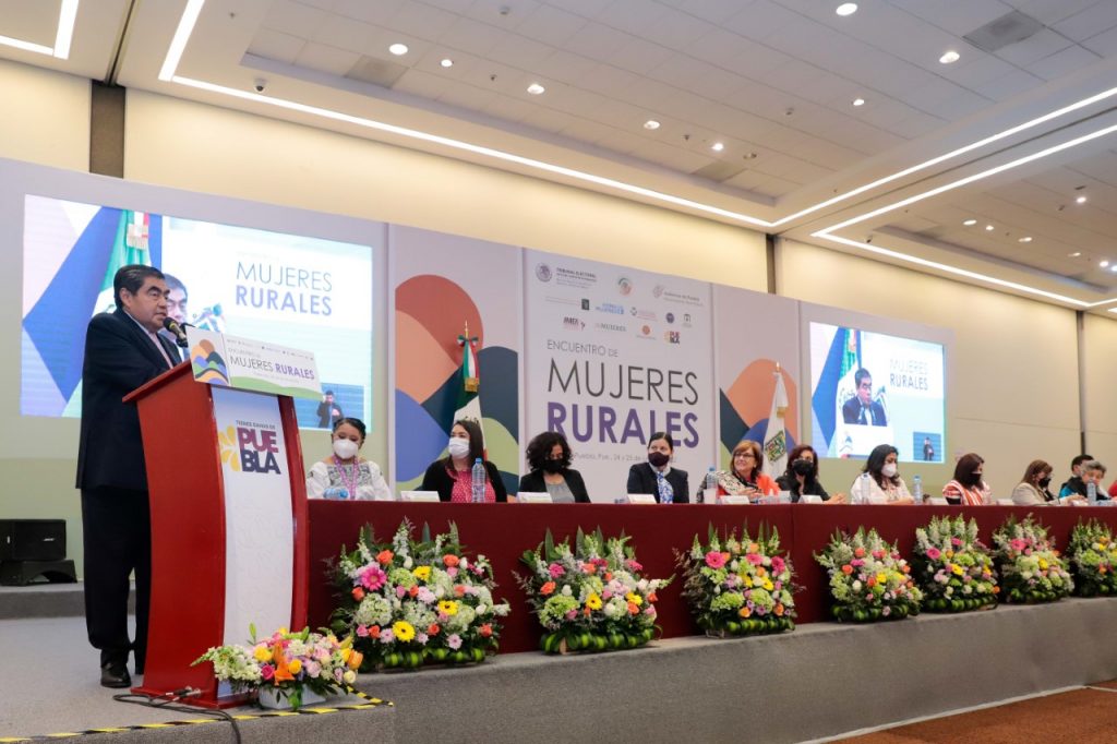 Gobierno de Puebla destina 2 mil mdp y programas especiales para mujeres rurales
