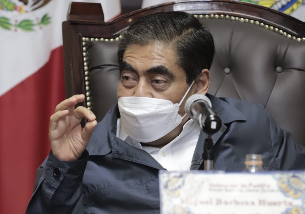 Ordena Miguel Barbosa a Segob apoyar a familiares de migrantes poblanos fallecidos en Texas