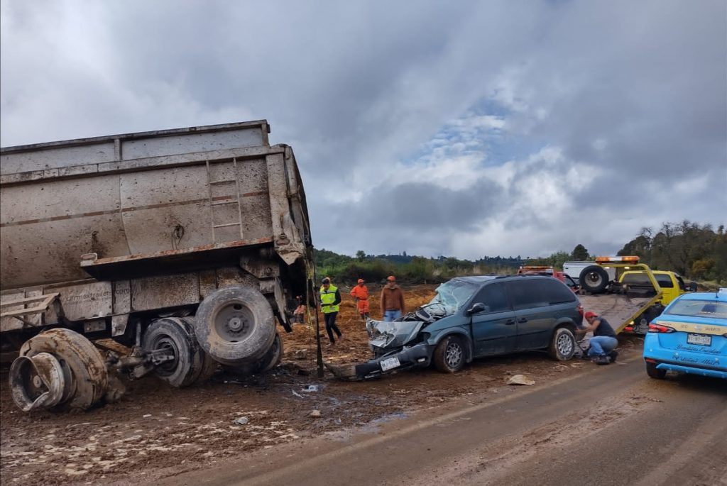 Fuerte accidente en la Virreyes-Teziutlán deja una persona lesionada