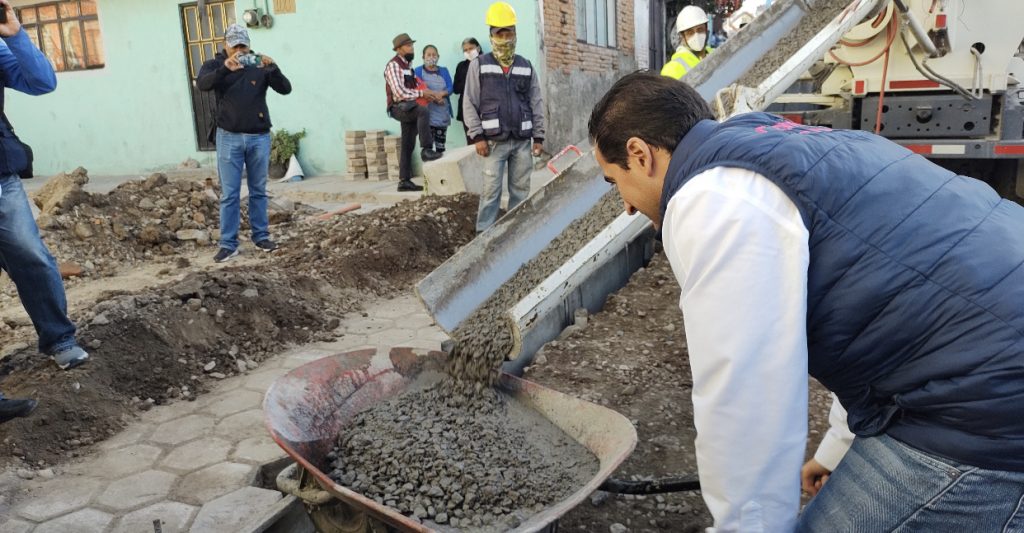La mayoría de la gente a favor de parquímetros: Manolo Herrera