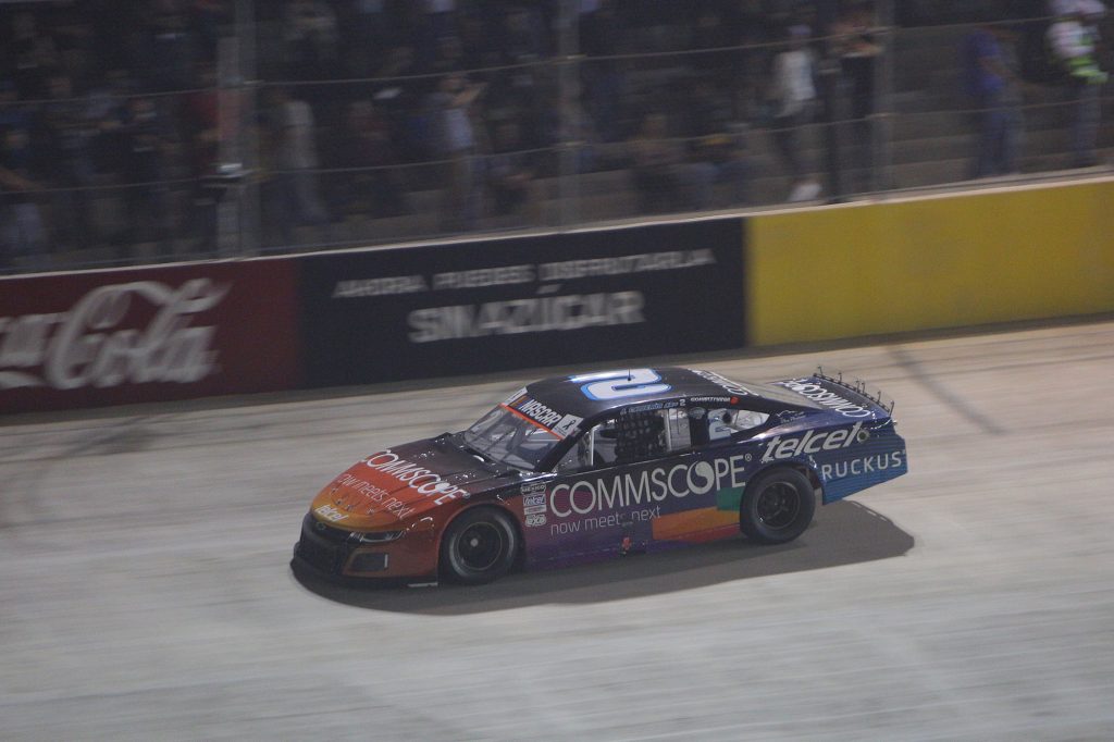 Rubén García masticó la noche de Chihuahua y se adjudicó su tercera victoria en el dorado