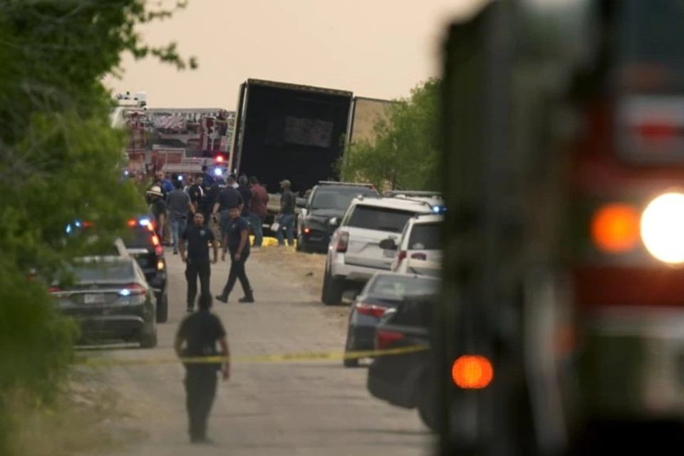 Ascendió a 53 el número de migrantes muertos en el camión de Texas