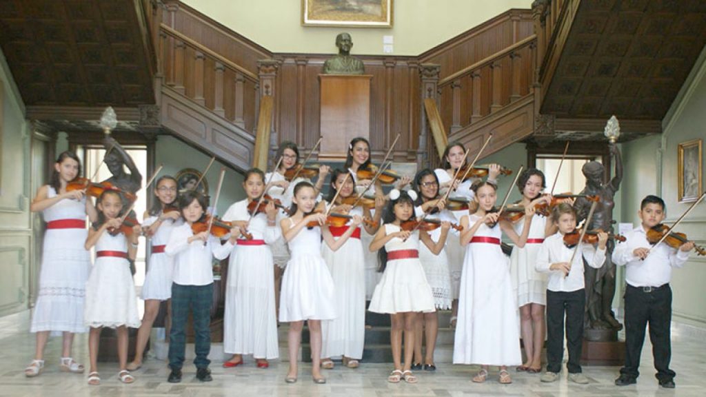 Ensamble capricho en el Museo Francisco Cossío