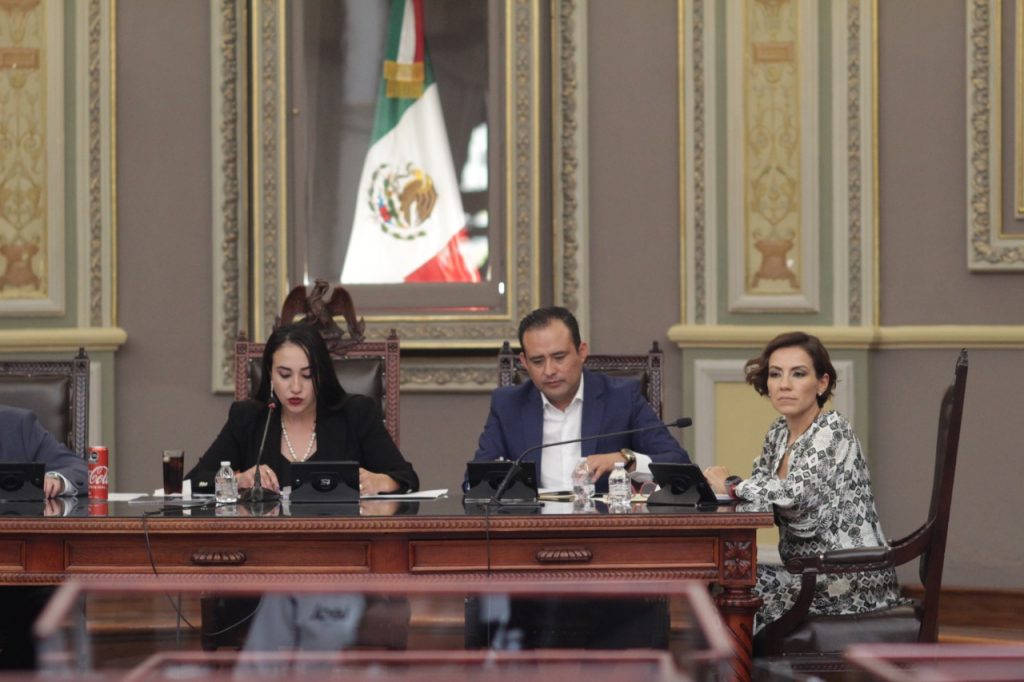 Recibe y turna Pleno de la LXI Legislatura paquete de iniciativas el Ejecutivo del Estado  
