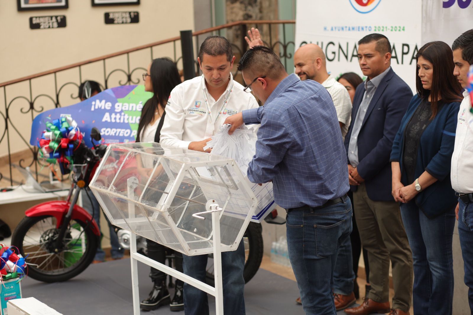 Entrega ayuntamiento de Chignahuapan más de 300 mil pesos en premios a ganadores del Sorteo Predial 2022.