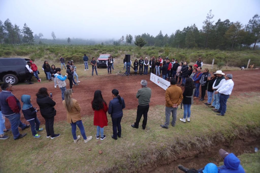Lorenzo Rivera inaugura más de 20 kilómetros en revestimientos