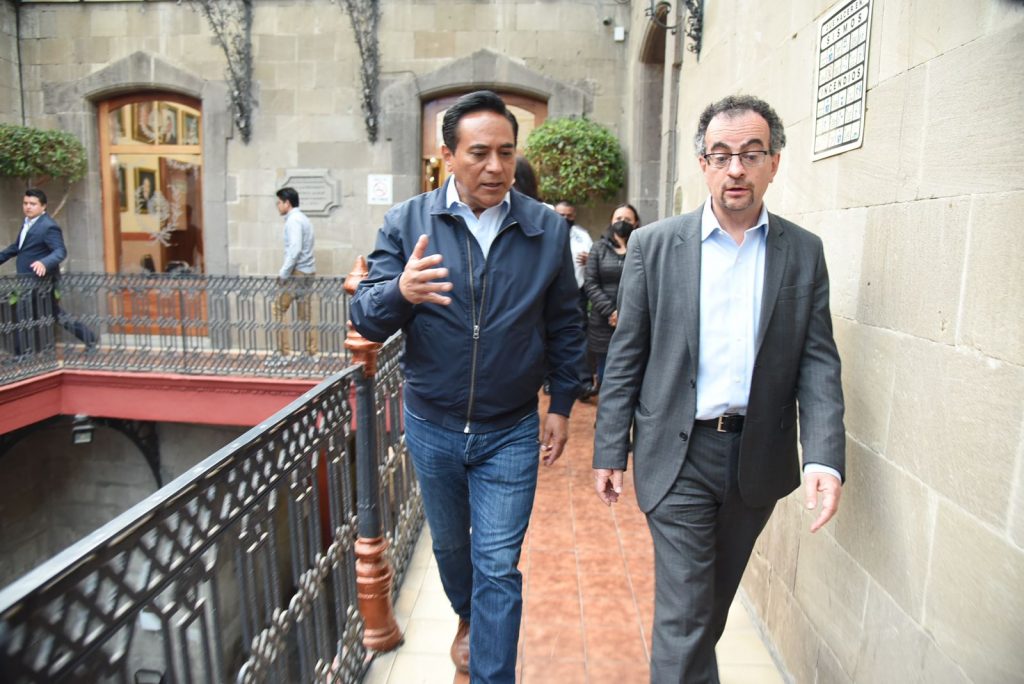 Recibe el presidente municipal de Tlaxcala al embajador de la Reina Isabel II en México