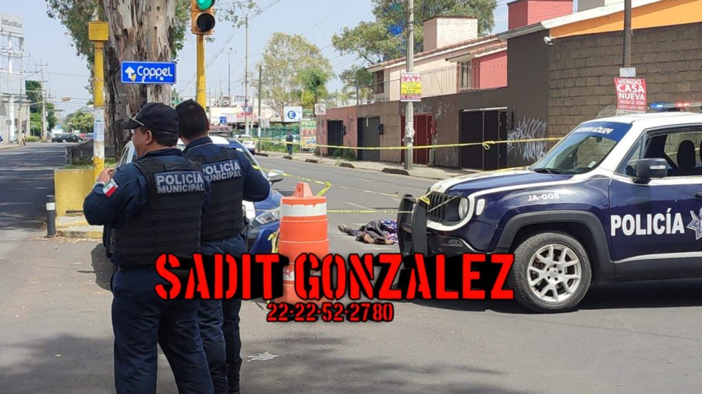Muere hombre cuando pretendía cruzar una calle de Puebla