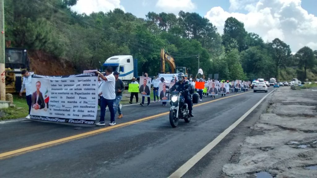 Video desde Puebla: Se manifiestan familiares de joven linchado en Huauchinango