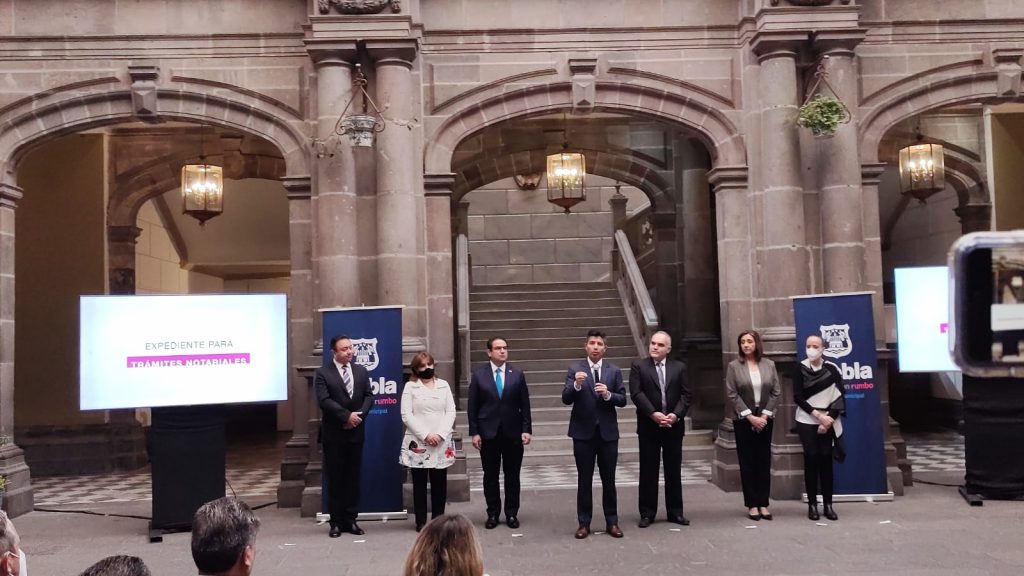 Video desde Puebla: Acataremos nuevo decreto de gobierno, hay 47 casos positivos del covid-19 en el ayuntamiento, señaló Rivera Pérez