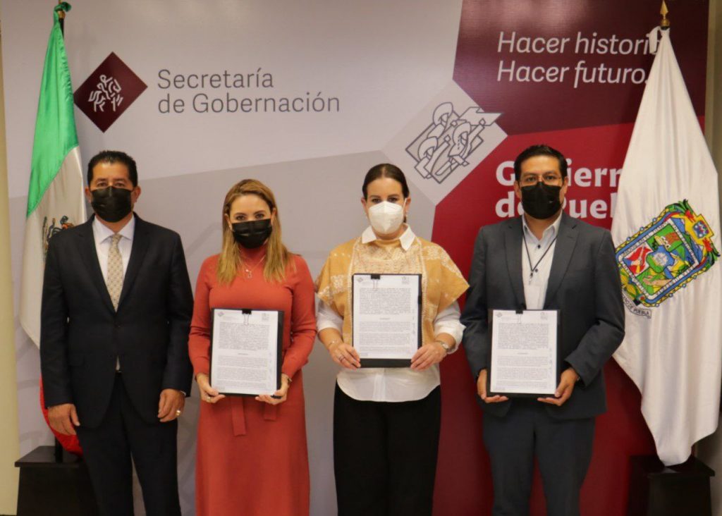 Fotonota: Paola Angon y Ana Lucía Hill firman convenio en materia catastral para San Pedro Cholula