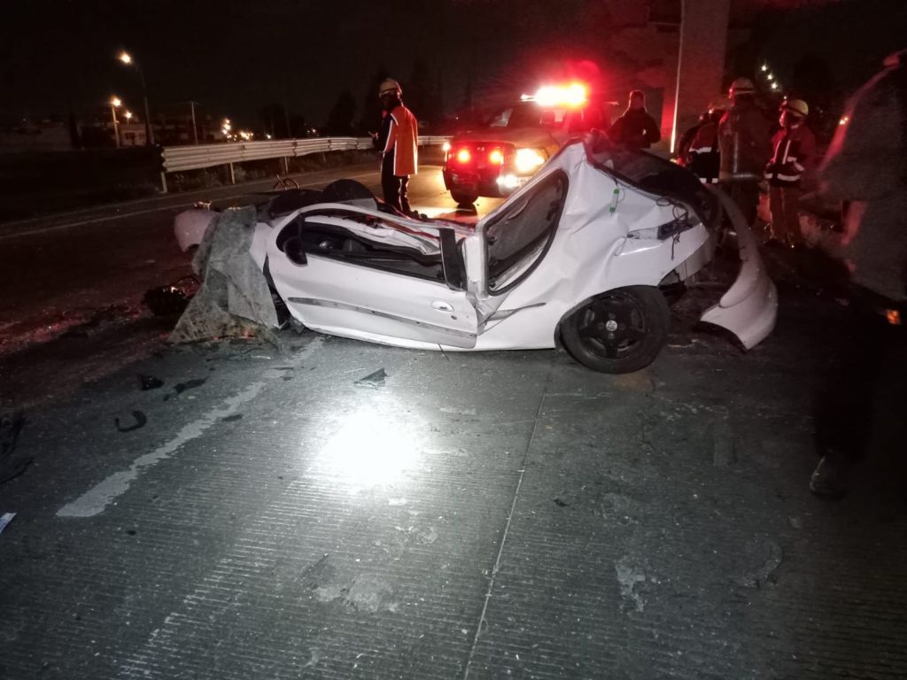 Muere hombre prensado por accidente en segundo piso de la México-Puebla