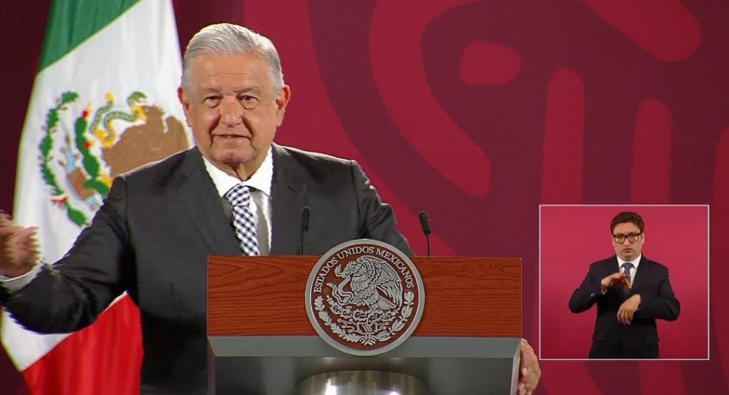 AMLO manifiesta apoyo a normalistas de Teteles, Puebla
