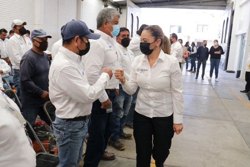 Desde San Pedro Cholula: Paola Angon entrega equipo a personal del Sosapach