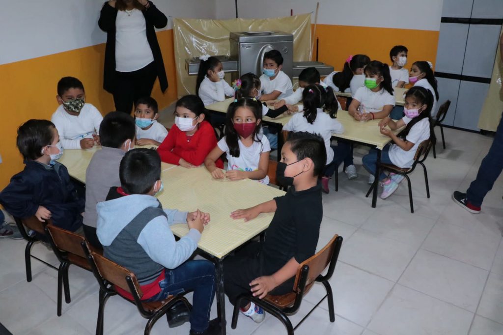 Angélica Hernández presidenta del DIF inauguró el desayunador número 62 en el CAIC Minera