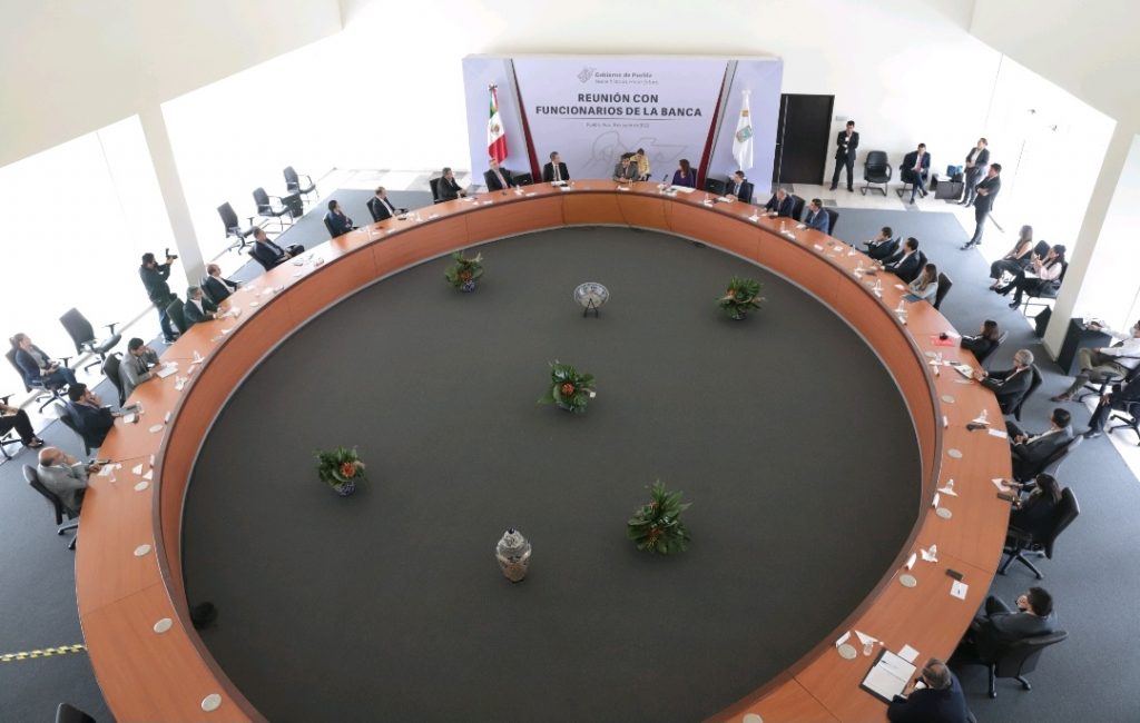 Video desde Puebla: Coordina Gobierno Estatal acciones con instituciones bancarias para combatir robo a cuentahabientes 