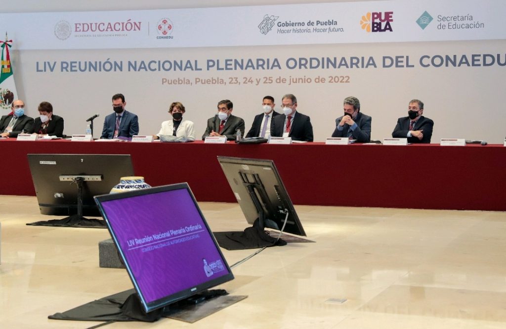 Fortalece Gobierno de Puebla Sistema Educativo para generar bienestar y desarrollo: MBH