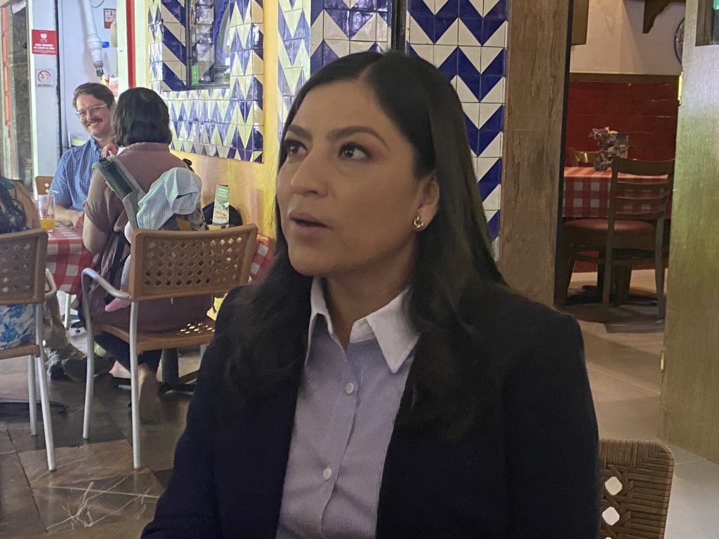 Asegura Claudia Rivera que “no se apunta, ni se descarta” para la dirigencia estatal de Morena