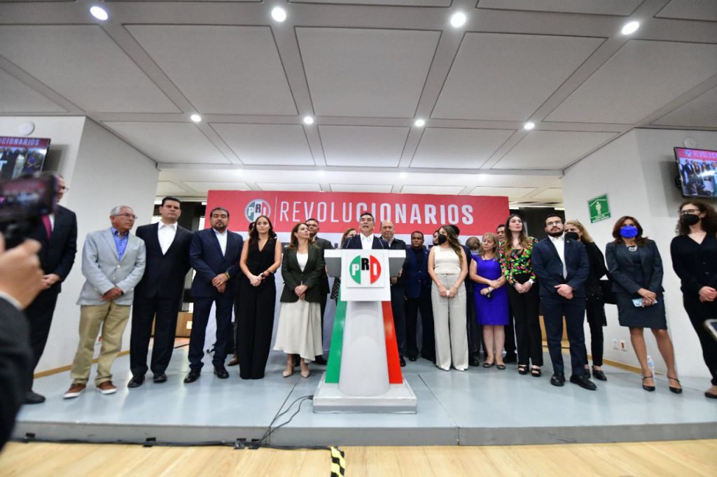 Realiza Alejandro Moreno cambios en la dirigencia del PRI; se suman 8 exgobernadores para fortalecer el trabajo partidista