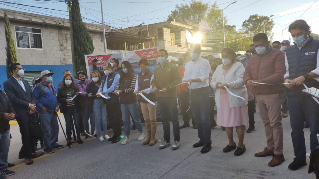 Con una inversión de más de 20 mdp, Eduardo Rivera entrega la primera calle con concreto hidráulico