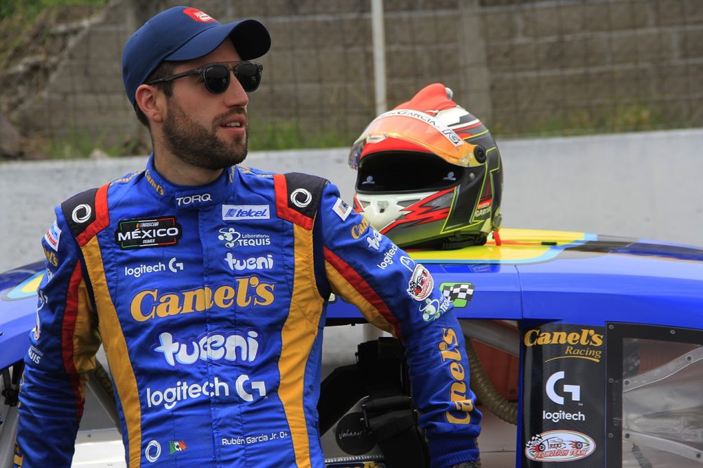 Previo a carrera Nascar en Puebla Rubén García Jr. mantiene subliderato general