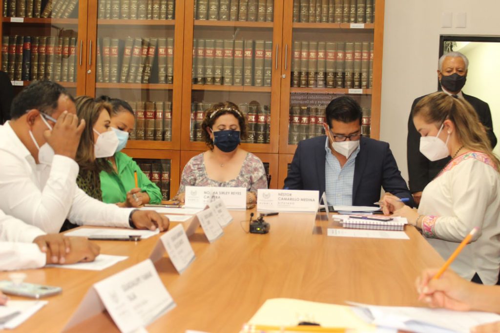 Avalan en Comisiones Unidas del Congreso, exhorto para promover jornadas de capacitación para las y los artesanos de la entidad