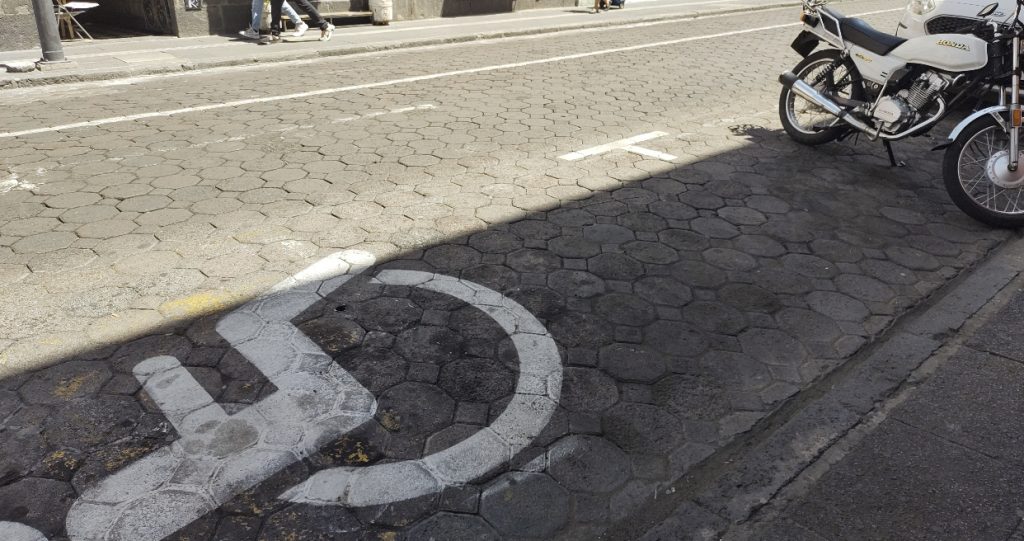 Video desde Puebla: Multas por no registrar, la constante en parquímetros