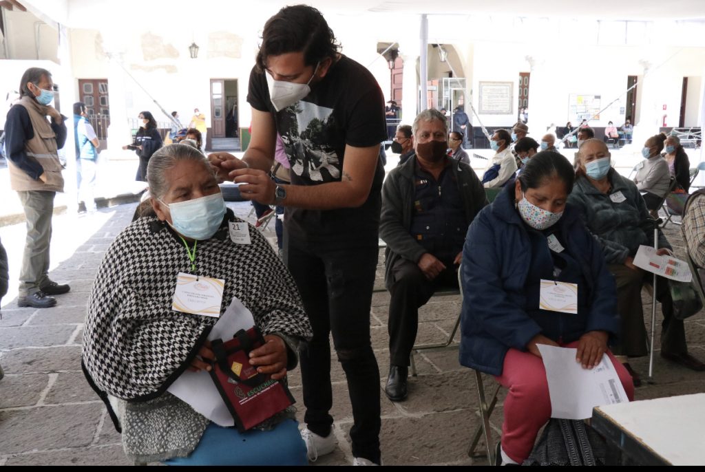 En seis meses, SEDIF entrega más de mil 200 aparatos auditivos