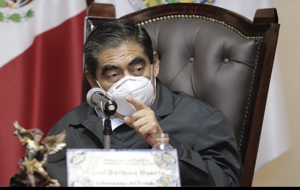 Video desde Puebla: Gobenador Barbosa exigió a ayuntamientos hacerse cargo de mercados e impedir delitos