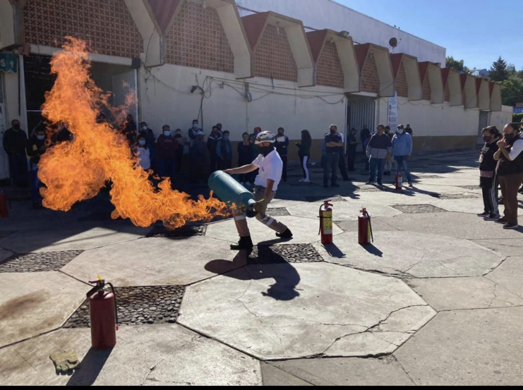Capacita Protección Civil de Tlaxcala Capital a locatarios del Mercado Municipal