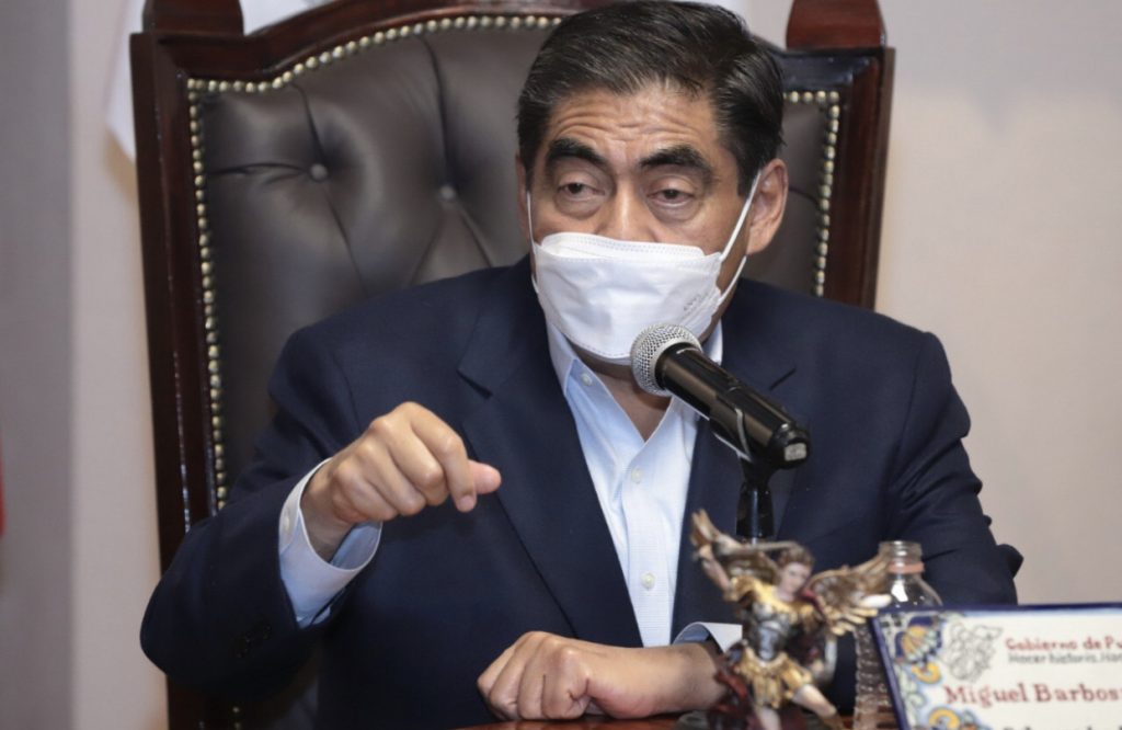 Video desde Puebla: Pide Miguel Barbosa a ediles cuidar los intereses del municipio denunciando las irregularidades