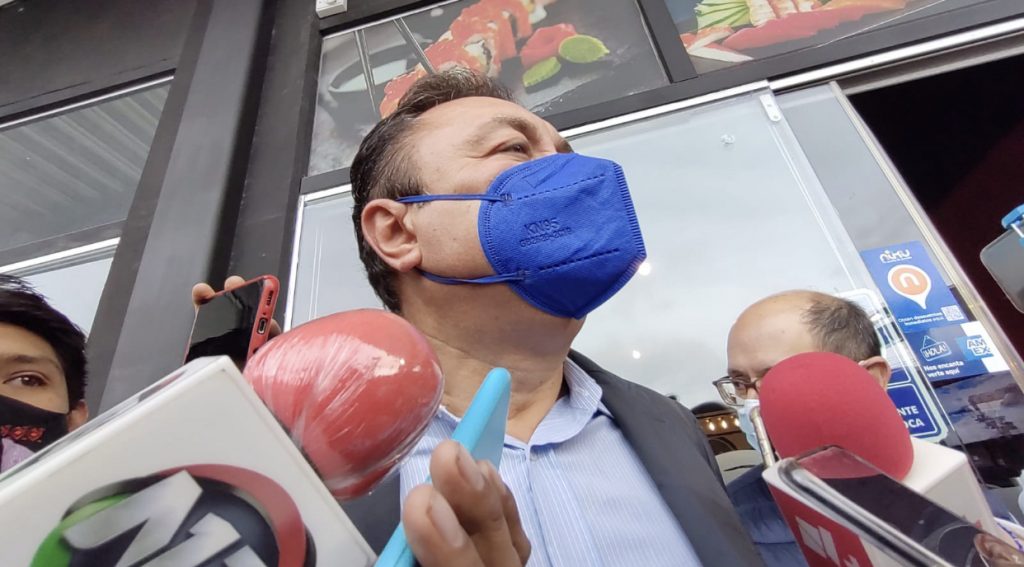 No hay dinero para el retiro de espectaculares: Felipe Velázquez