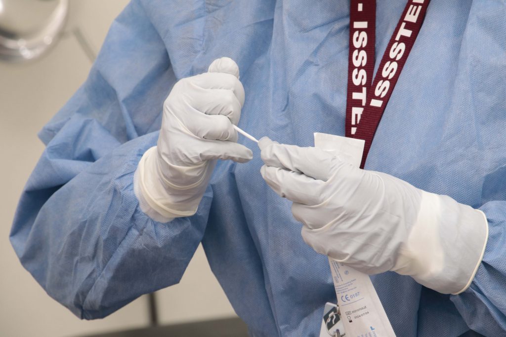 Arranca ISSSTEP estrategia de detección oportuna de COVID-19 en centros laborales