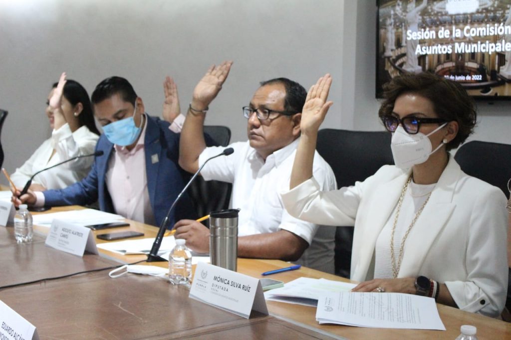 Aprueban en Comisión del Congreso, exhorto para impulsar capacitación de integrantes de Juntas Auxiliares