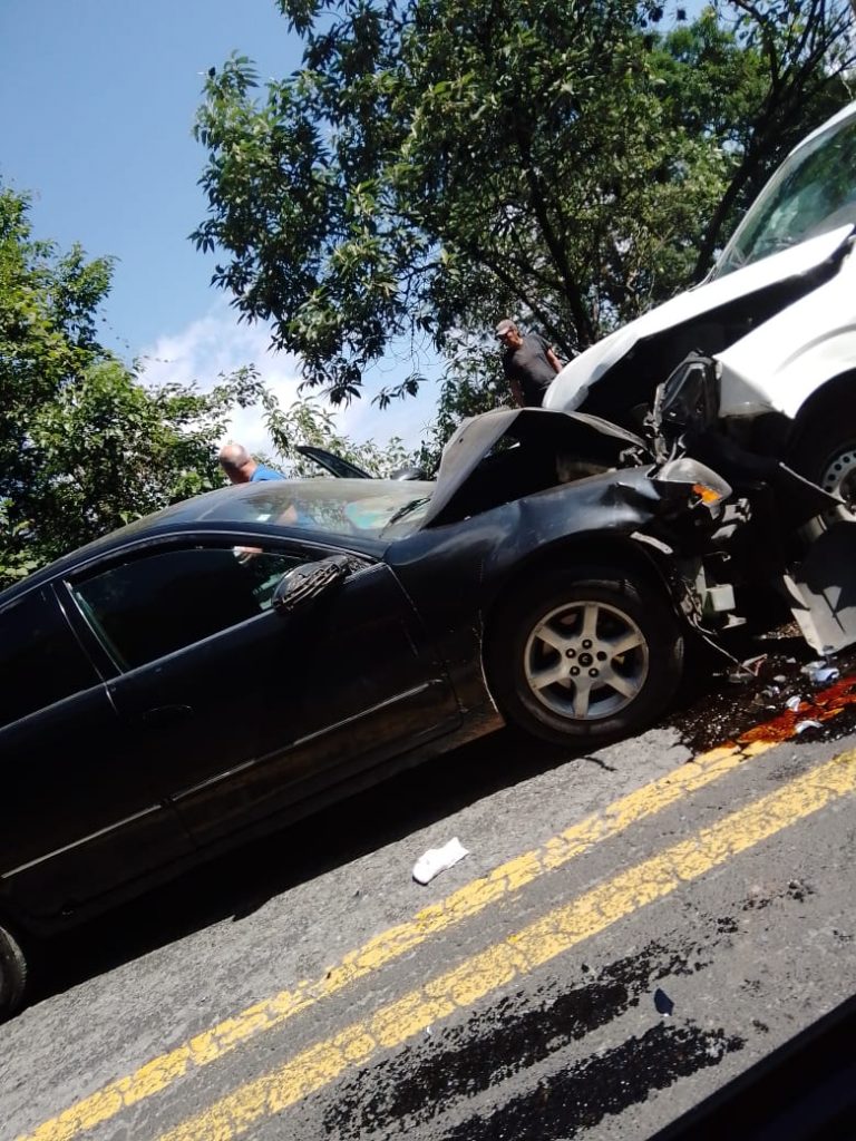 Lesionados y daños materiales tras choque en la México-Tuxpan