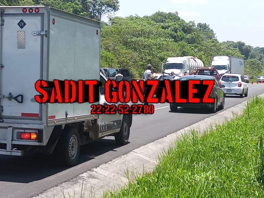 Muere matrimonio al chocar de frente contra pipa de gasolina en la México Tuxpan