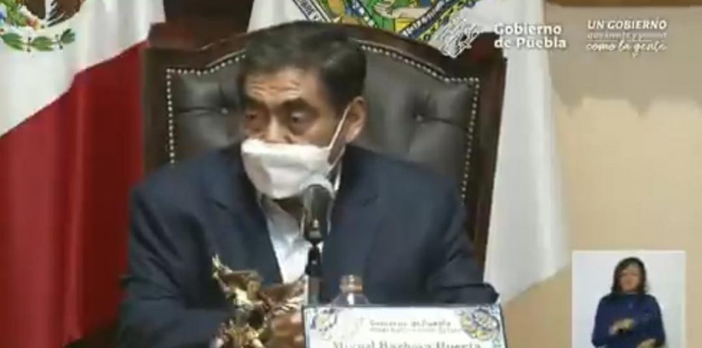 Comuna, obligada a retirar espectaculares irregulares: Miguel Barbosa