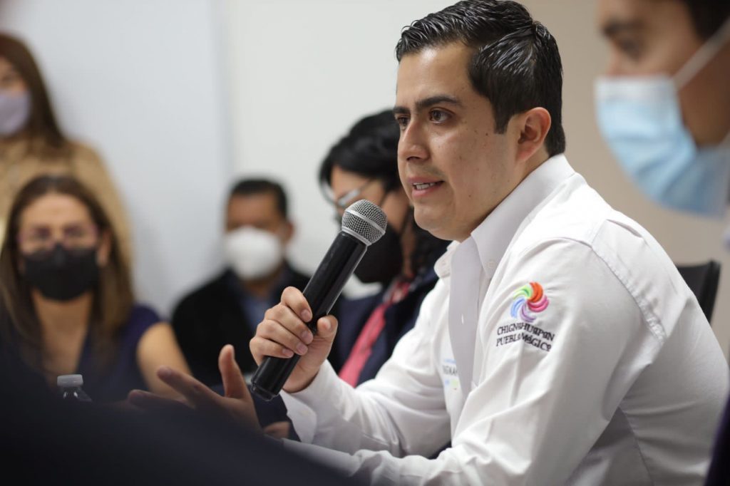 Lorenzo Rivera participa en mesa de trabajo para la seguridad en carreteras.