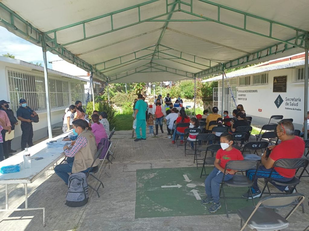 En Teziutlán transcurre con éxito la jornada de vacunación Anticovid 19 en niños de 5 a 11 años once meses