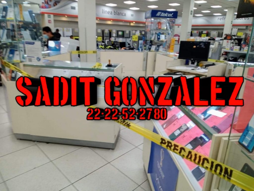 Atracan Elektra de Los Héroes y se llevan cientos de celulares