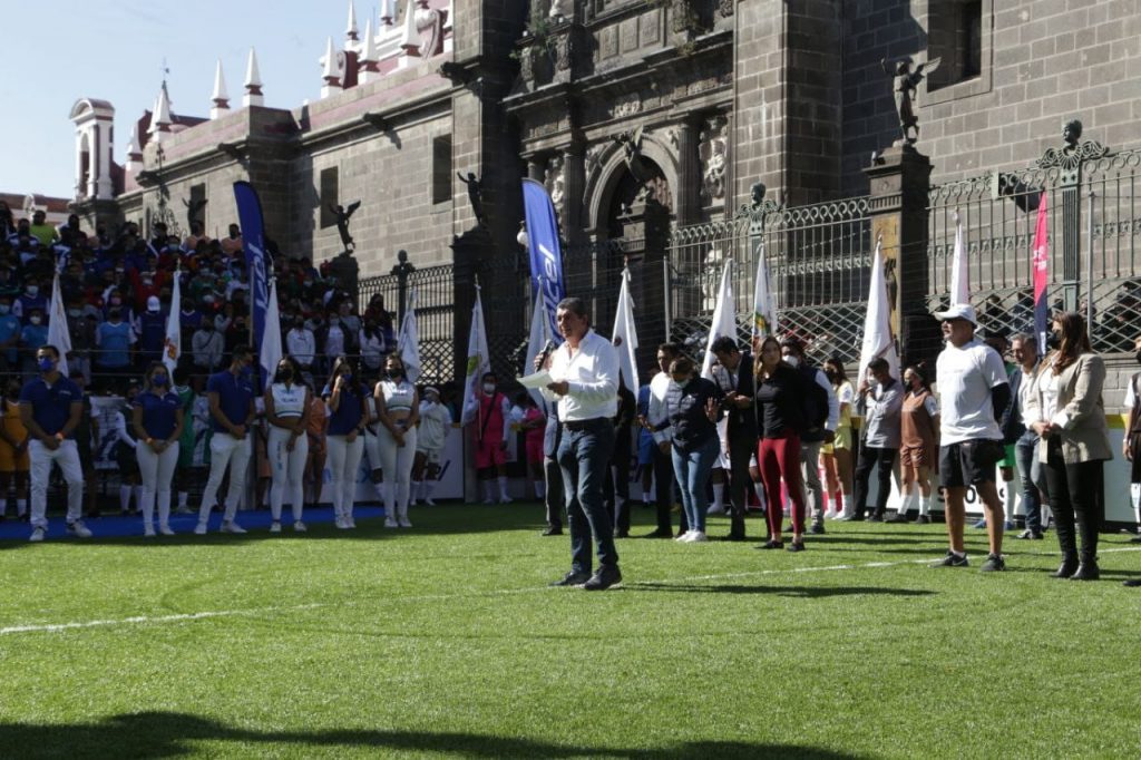 Video desde Puebla: Arranca el torneo “De la Calle a la Casa” en el zócalo